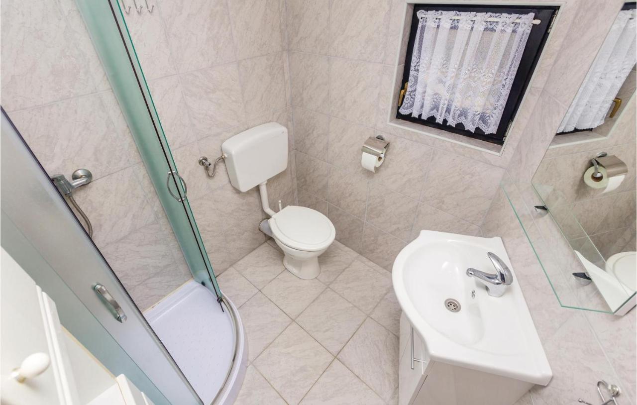 Amazing Apartment In Zupanje With Wifi Luaran gambar