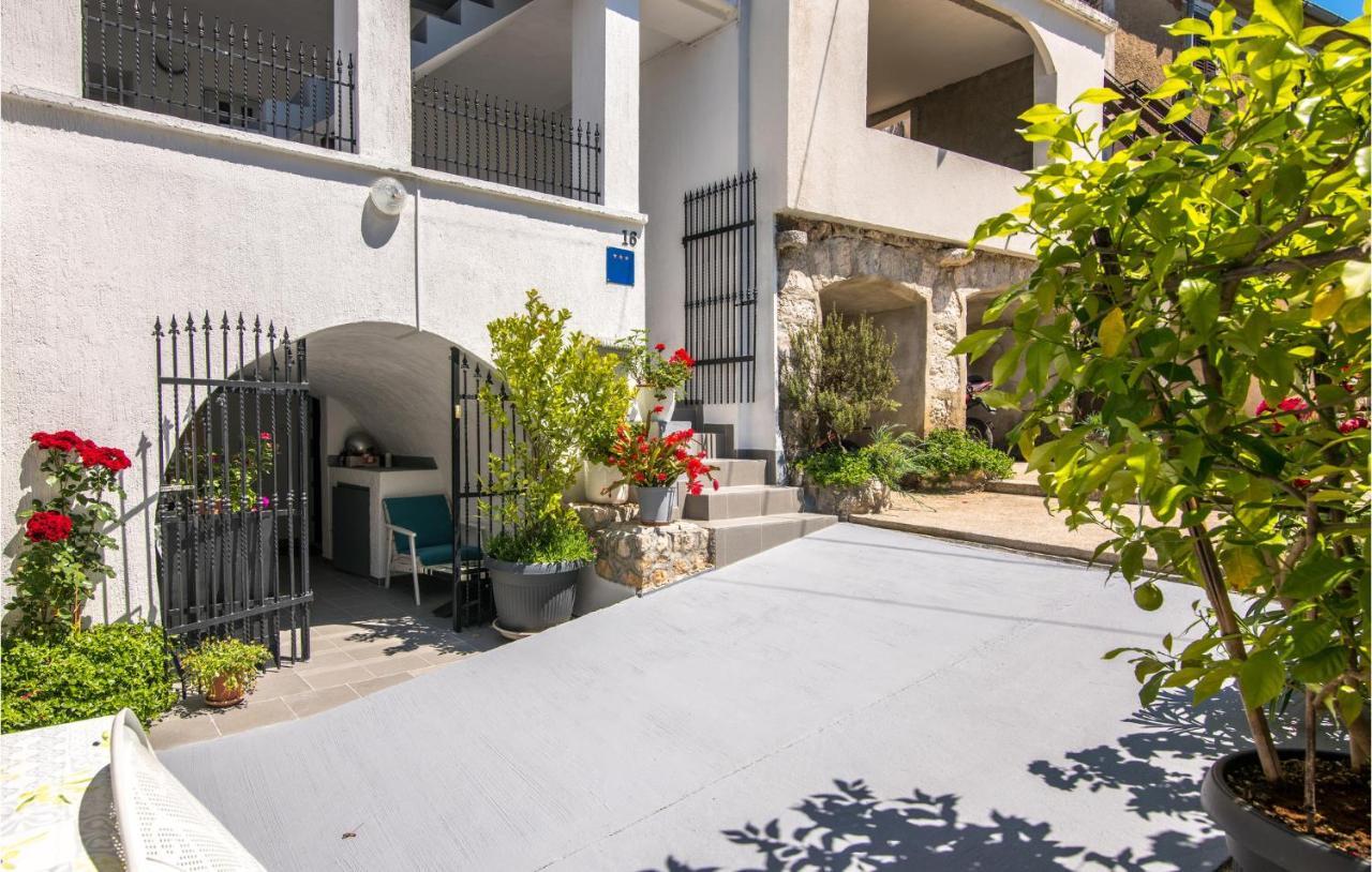 Amazing Apartment In Zupanje With Wifi Luaran gambar